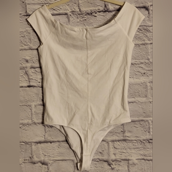 🤍Everlane NWOT Off Shoulder White Thong Bodysuit - Picture 7 of 13